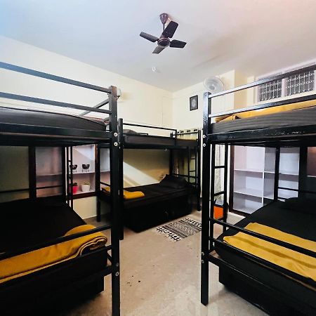Crossroads Hostel 1980 Мисор Екстериор снимка