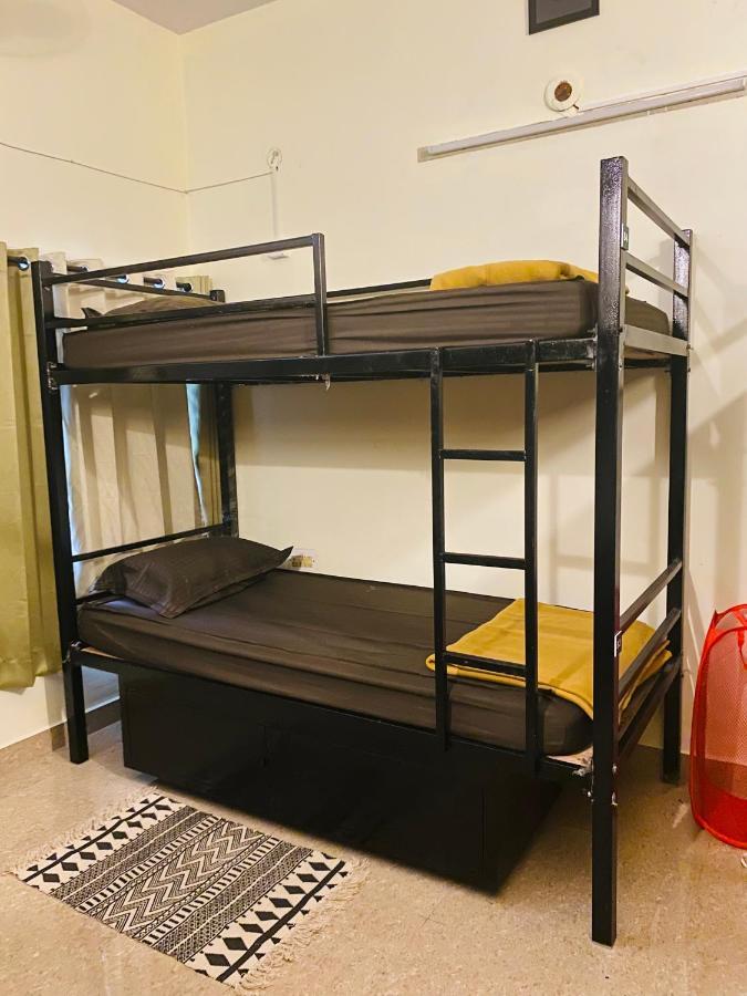 Crossroads Hostel 1980 Мисор Екстериор снимка