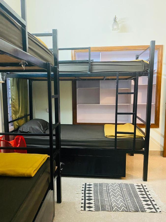 Crossroads Hostel 1980 Мисор Екстериор снимка