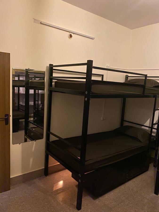 Crossroads Hostel 1980 Мисор Екстериор снимка